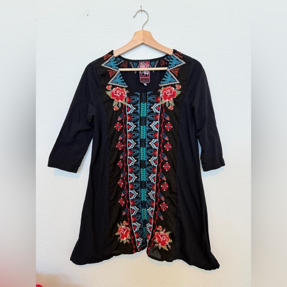 Johnny Was Tops - Johnny Was Tunic Embroidered Black and Navy Knit Bohemian Floral Size Medium